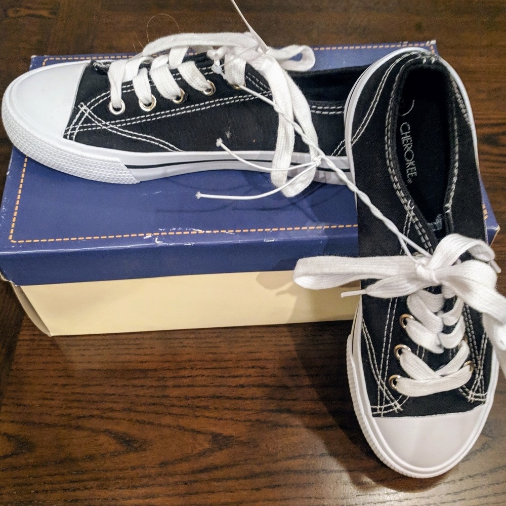 NIB NWT Black Cherokee Ferdinand Shoes Siz…